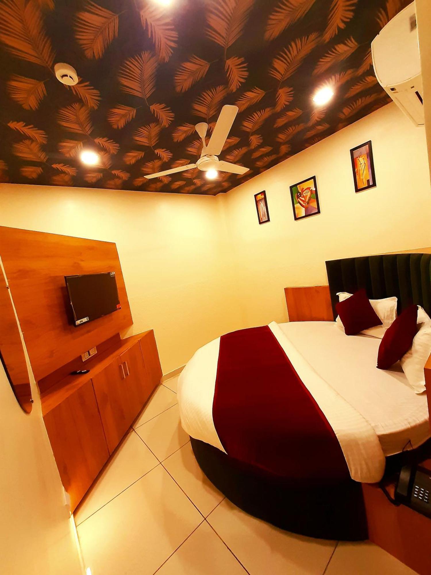 Hotel Suncity Ahmedabad Exterior foto