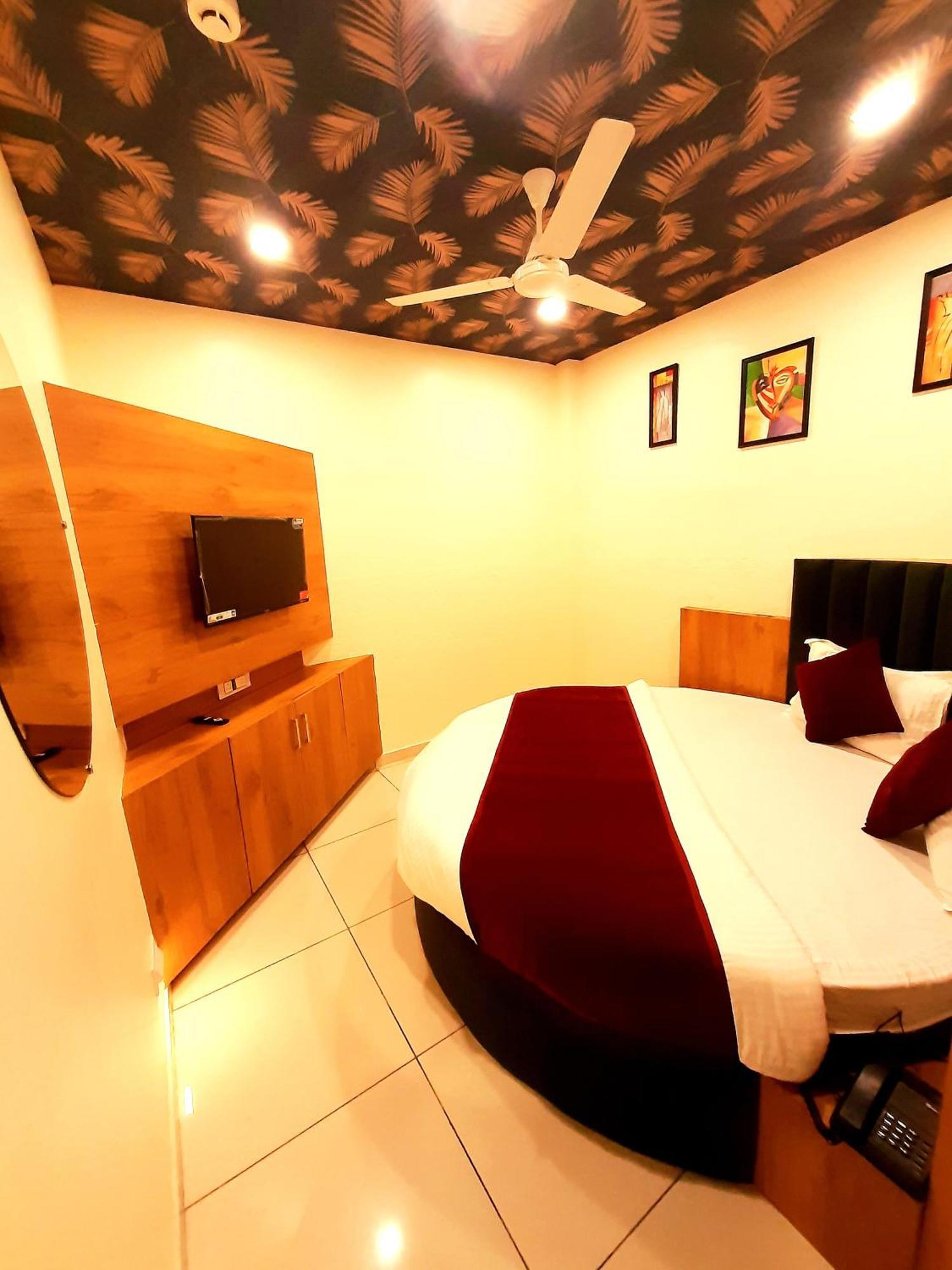 Hotel Suncity Ahmedabad Exterior foto