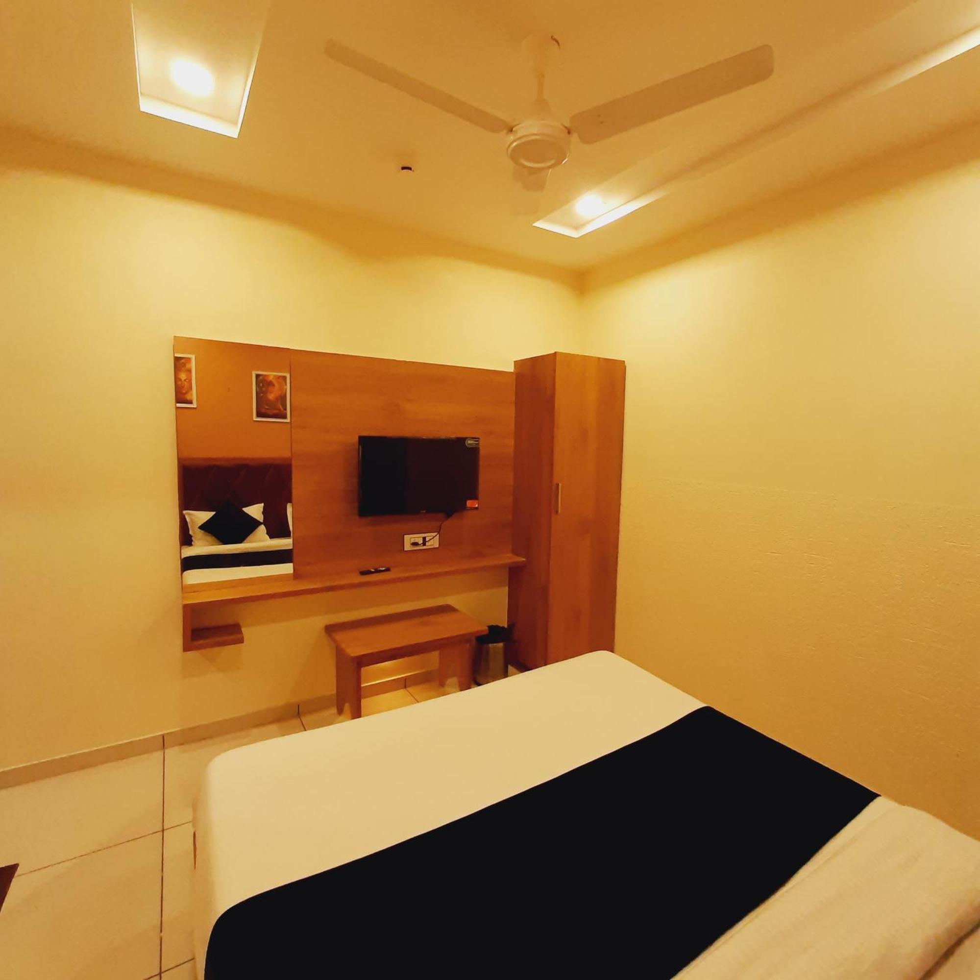 Hotel Suncity Ahmedabad Exterior foto