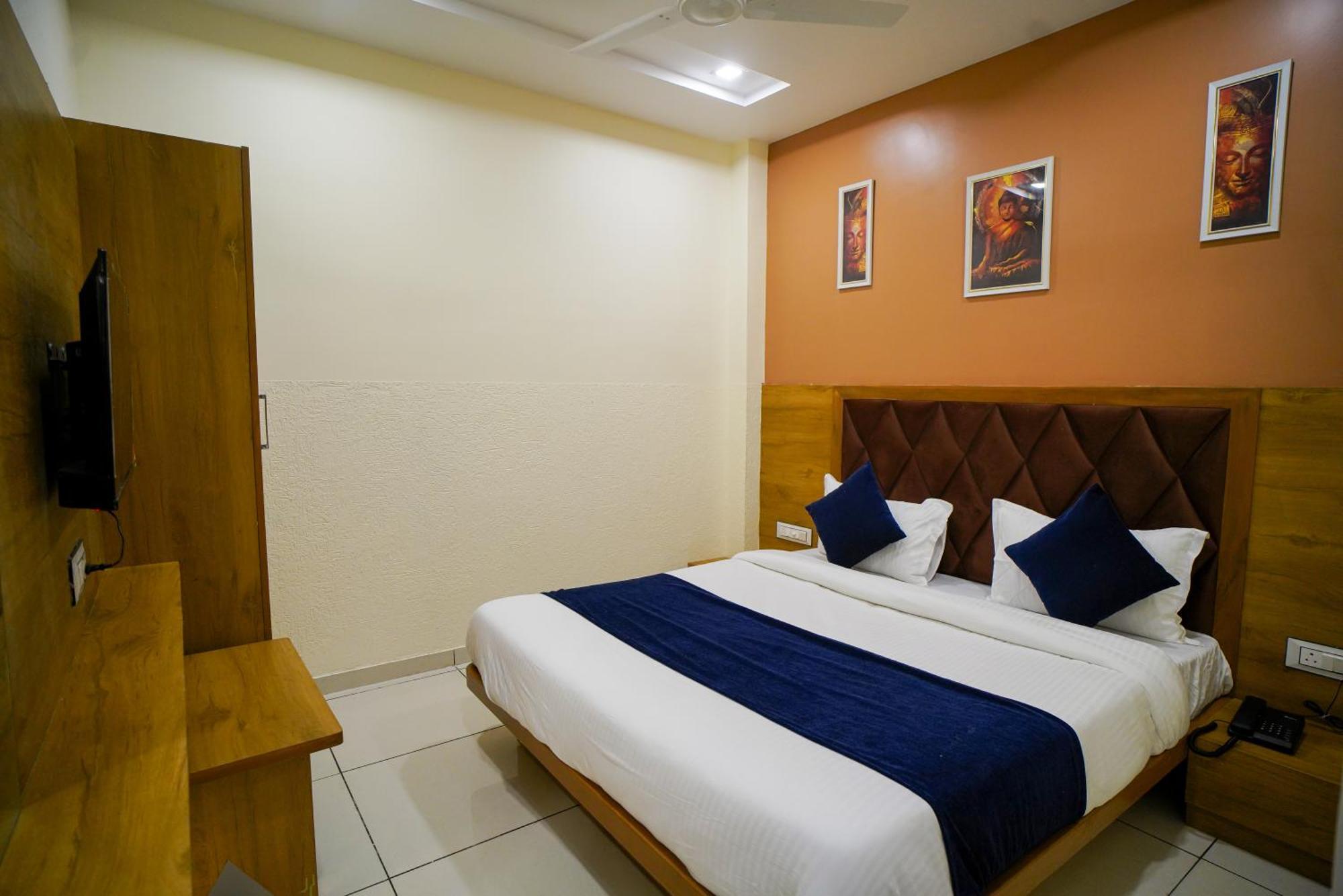 Hotel Suncity Ahmedabad Exterior foto