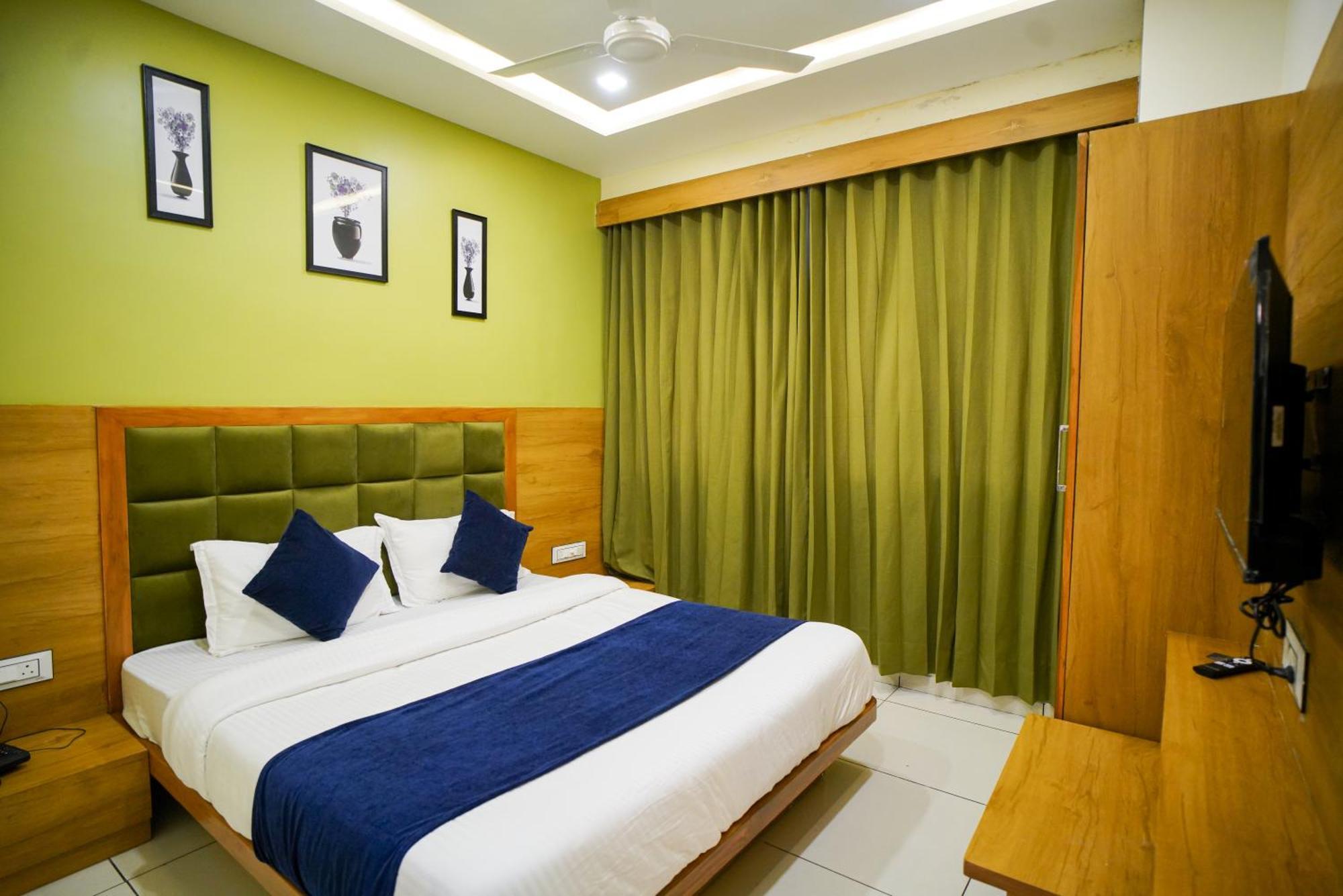 Hotel Suncity Ahmedabad Exterior foto